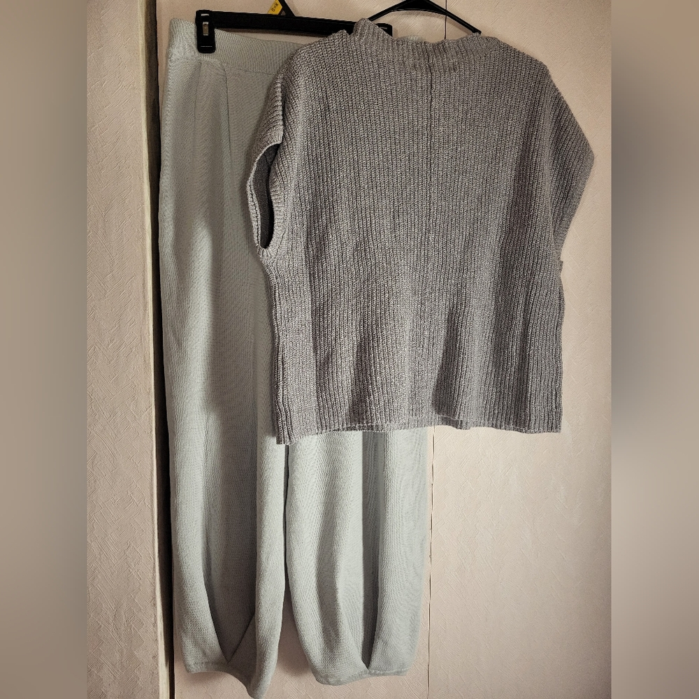 Free People Freya Set-Gray Wide-Leg Pants and matching cropped sweater NWT - Picture 9 of 11
